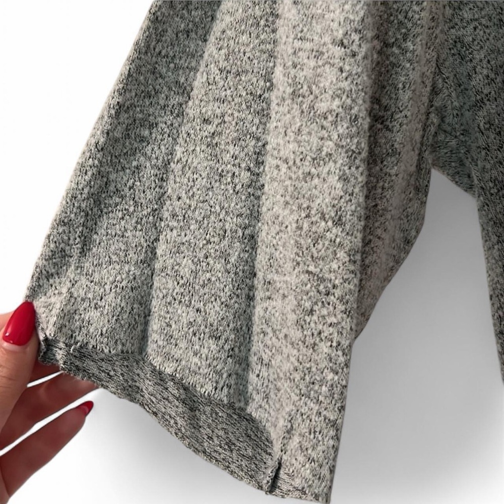For The Republic Gray Oversized Knit Top 1X - Picture 7 of 9